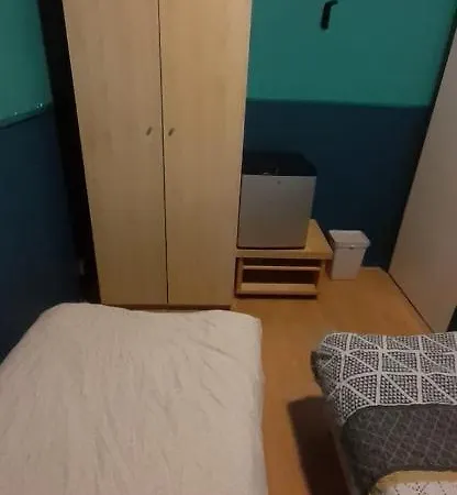 ゲストハウス Charlotte, Not For Parties, Not A Hotel, With Shared Bathroom, No Kitchen アムステルダム