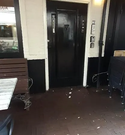 Charlotte, Not For Parties, Not A Hotel, With Shared Bathroom, No Kitchen *