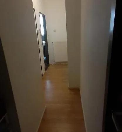 Charlotte, Not For Parties, Not A Hotel, With Shared Bathroom, No Kitchen *