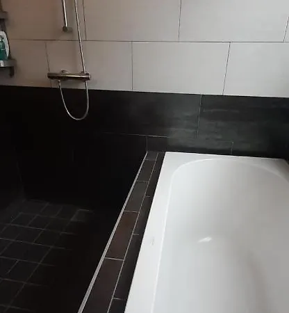 Bed & Breakfast Charlotte, Not For Parties, Not A Hotel, With Shared Bathroom, No Kitchen Amsterdam