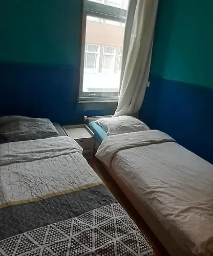 Charlotte, Not For Parties, Not A Hotel, With Shared Bathroom, No Kitchen Pensión *