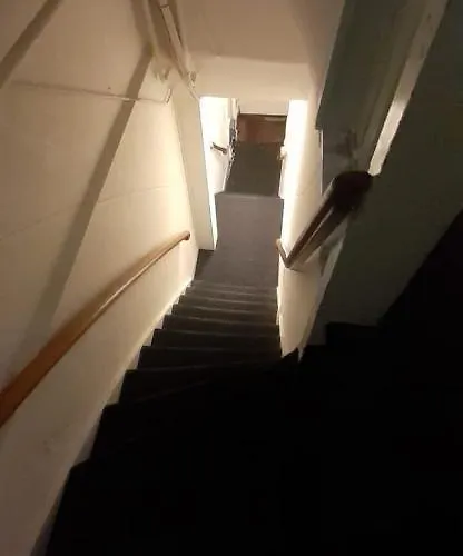 Charlotte, Not For Parties, Not A Hotel, With Shared Bathroom, No Kitchen Pensión Ámsterdam