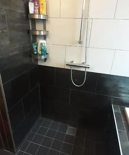 Charlotte, Not For Parties, Not A Hotel, With Shared Bathroom, No Kitchen