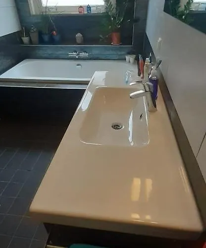 Pensión Charlotte, Not For Parties, Not A Hotel, With Shared Bathroom, No Kitchen Ámsterdam