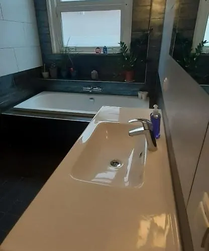 Charlotte, Not For Parties, Not A Hotel, With Shared Bathroom, No Kitchen