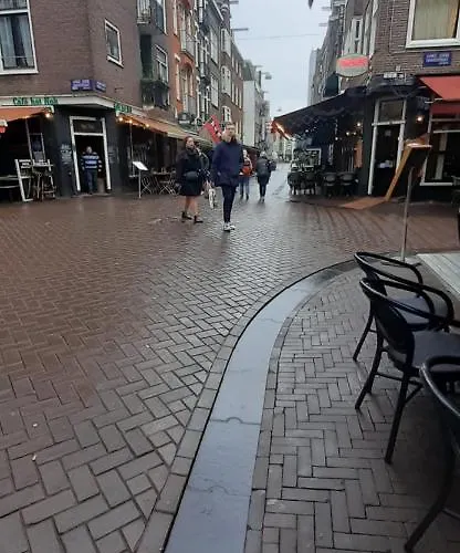 Charlotte, Not For Parties, Not A Hotel, With Shared Bathroom, No Kitchen Amsterdam